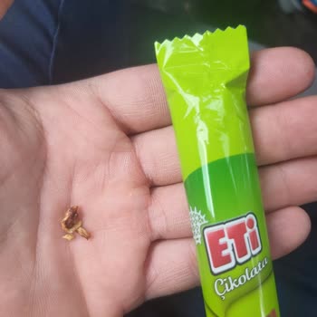 Çikolata İçinde Kabuk Çıktı, Dişim Zarar Gördü Ve Eti'den Cevap Alamadım