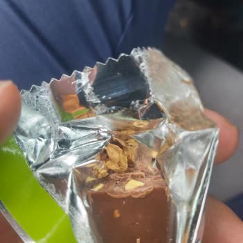 Çikolata İçinde Kabuk Çıktı, Dişim Zarar Gördü Ve Eti'den Cevap Alamadım