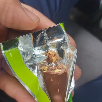 Çikolata İçinde Kabuk Çıktı, Dişim Zarar Gördü Ve Eti'den Cevap Alamadım