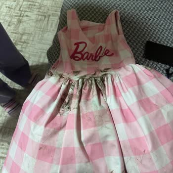 Barbie Çocuk Elbisesi Çamurla Kaplı Geldi, Hemen Değişim İstiyorum