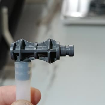 Kısa Sürede Kırılan Su Alma Başlığı Contası Ve Yetkili Servis Bulunamaması