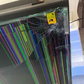 Media Markt'ta Kırık Televizyon İçin Uzun Süreli Cevapsızlık Ve Değişim Talebi