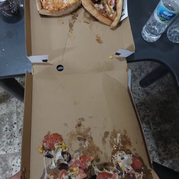 Kırık Ve Hijyenik Olmayan Pizza Teslimatı Nedeniyle İade Talebi