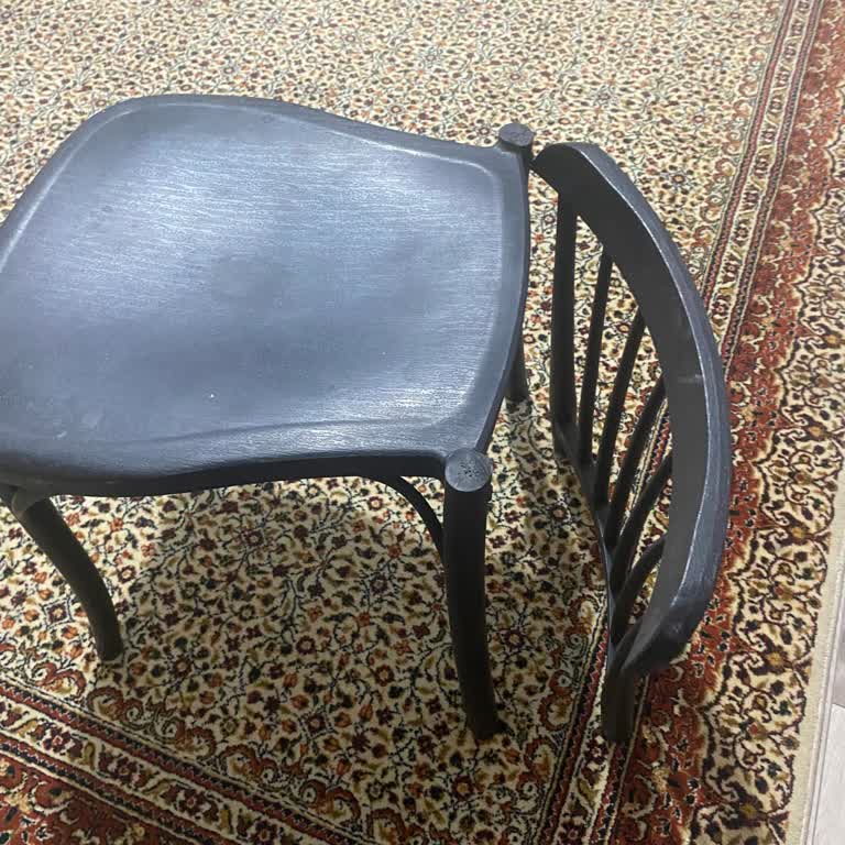 Modalife'de Kırılan Sandalyeler İçin Garanti Tamiri Talebi Ve Cevapsızlık