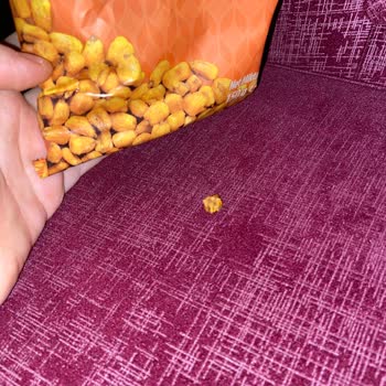 Sert Parça İçeren Simbat Soslu Mısır Çocuğun Dişine Ve Boğazına Tehlike