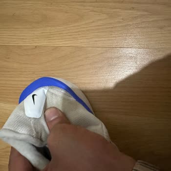 Ayakkabının Arka Tabanı Açıldı Ve Boyası Söküldü: Ürün Ayıplı, Yenisiyle Değiştirme Talebi