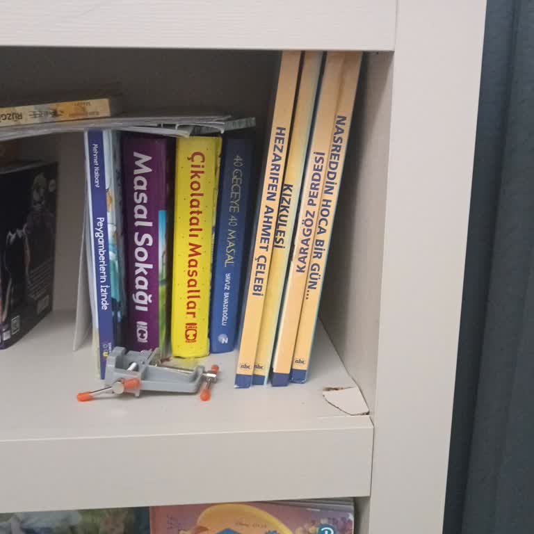 Garanti Kapsamındaki Kitaplıkta Çatlak, Servis Kullanıcı Hatası Dedi Ve Ücretsiz Raf Değişimi Talep