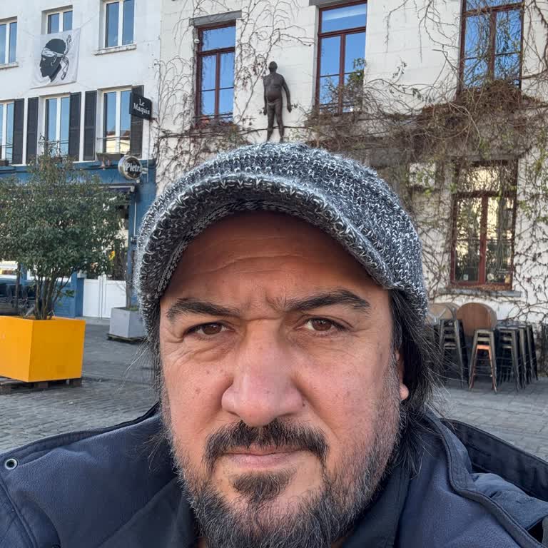 Starbucks Antalya Havalimanı Şubesinde Ücretsiz Su Vermemesi Ve Tek Personel Sorunu