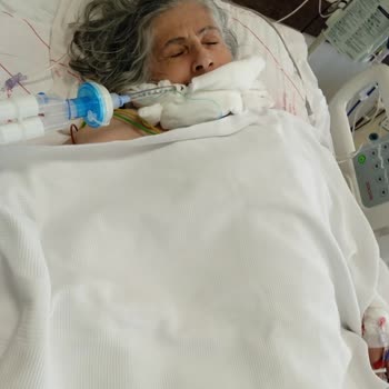 Antalya Eğitim Ve Araştırma Hastanesi'nde Hatalı Entübasyon Ve Annemin Ölümü