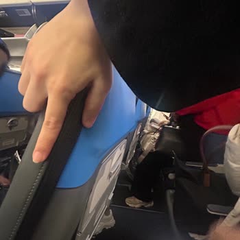 Ajet'in Sert Koltukları Bel Ağrısına Yol Açtı