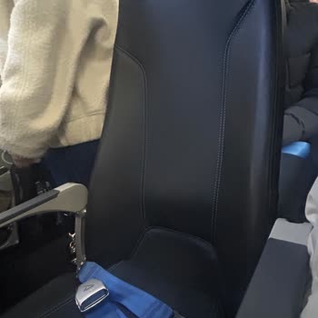 Ajet'in Sert Koltukları Bel Ağrısına Yol Açtı