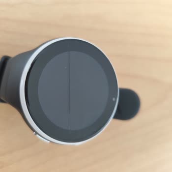 Kırılmaz Ekran İddiası Yanıltıcı: Çocuk Saatinde Kısa Sürede Çatlak