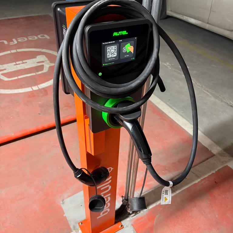 Şarj İstasyonunda Aletim Kilitlendi, Müşteri Hizmetleri Çözüm Sunmadı