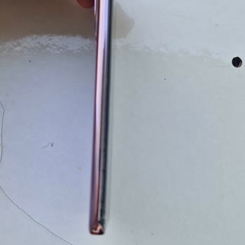 Kırılmaz Iddiası Aldatıcı: Ultra Dayanıklı Telefon İlk Düşte Kırıldı