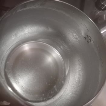 Abant 5 L Su Şişelerinde Tortu Ve Kireç Sorunu