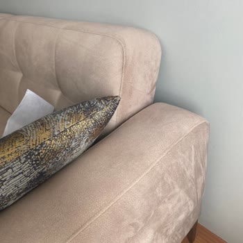 Garanti Kapsamındaki Koltukların Renk Atması Ve Ücretli Servis Teklifi