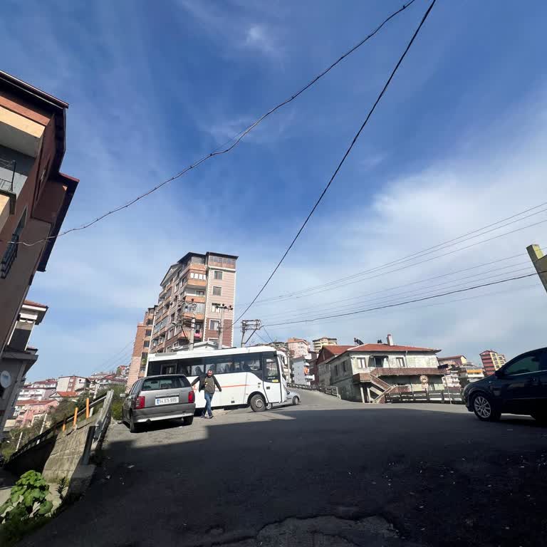 Zonguldak Belediyesi Otobüslerinin Durağa Tam Yanaşmaması Yaşlı Ve Çocuk Güvenliğini Tehdit Ediyor
