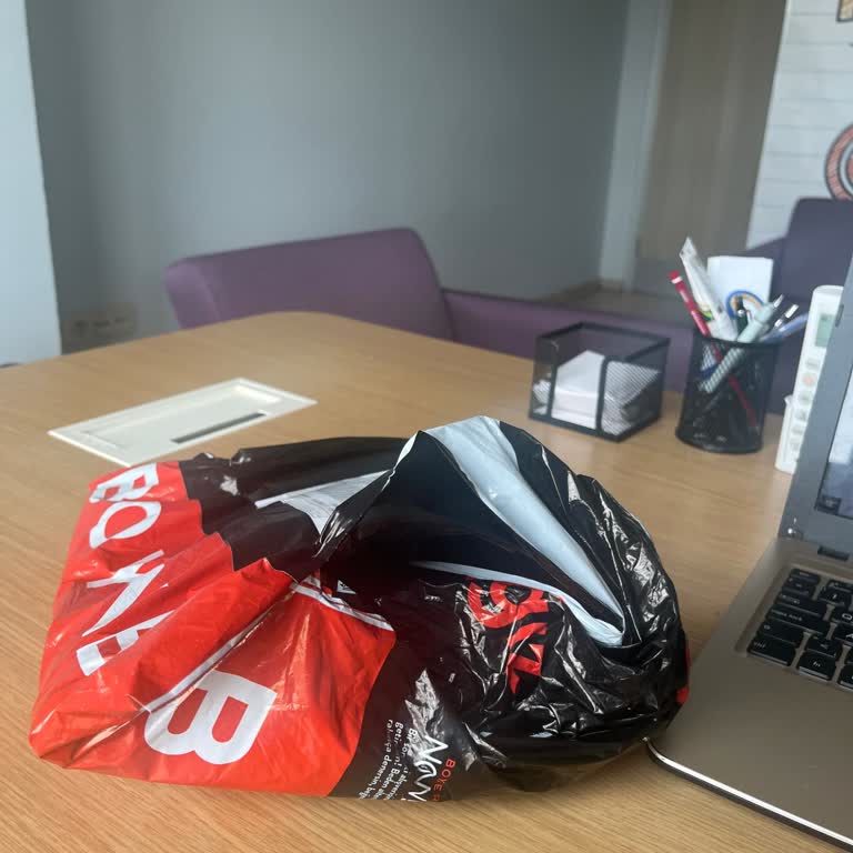 Eksik Pantolon Ve Pakette Şüpheli Açıklık Nedeniyle Şikayet