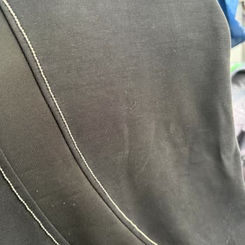 Zümrüt Butik'ten Ürün Kalitesiz Tüylenme Ve Delik Açması İade Talebi
