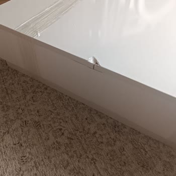 Sürat Kargo İletişimsiz Teslimatı Ve Eşyayı Merdiven Altına Fırlatması