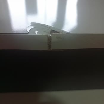 Sürat Kargo İletişimsiz Teslimatı Ve Eşyayı Merdiven Altına Fırlatması