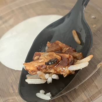 Yemekteki Böcek Ve Müşteri Hizmetlerine Ulaşılamaması