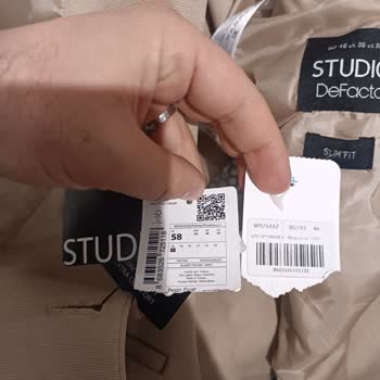 DeFacto Kasada Etiket Fiyatı İle Kasa Fiyatı Arasındaki Fark ve Saygısız Tutum