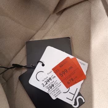 DeFacto Kasada Etiket Fiyatı İle Kasa Fiyatı Arasındaki Fark ve Saygısız Tutum