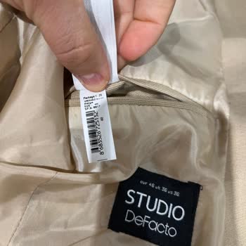 DeFacto Kasada Etiket Fiyatı İle Kasa Fiyatı Arasındaki Fark ve Saygısız Tutum