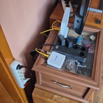 Üçlü Priz İstendi, Kendim Kurduğumda TV Ve Bilgisayarım Hasar Gördü