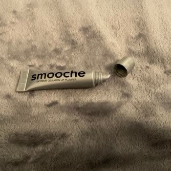 Labial Smooche no coincide con lo anunciado y sin respuesta de reembolso