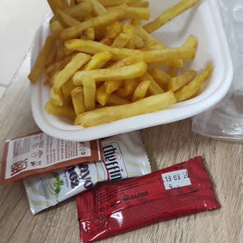 Trendyol Yemek'te Soğuk Pizza Ve Küçük Patates İçin Ücret İadesi Talebi