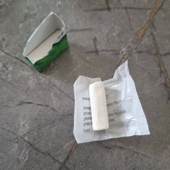 BİM Sakız Paketi İçinde Saç Kılı Bulunması Ve Hijyen Endişesi