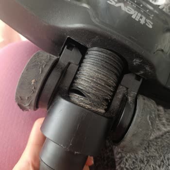 İlk Kullanımdan 9 Ay Sonra Işıklı Süpürge Başlığı Yırtıldı Garanti Kapsamı Gerekiyor