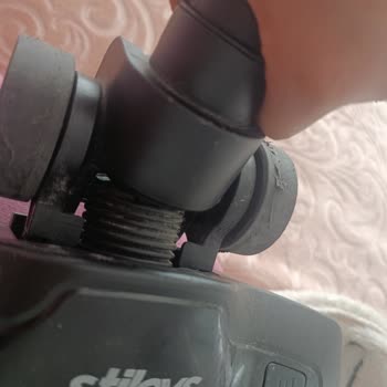 İlk Kullanımdan 9 Ay Sonra Işıklı Süpürge Başlığı Yırtıldı Garanti Kapsamı Gerekiyor