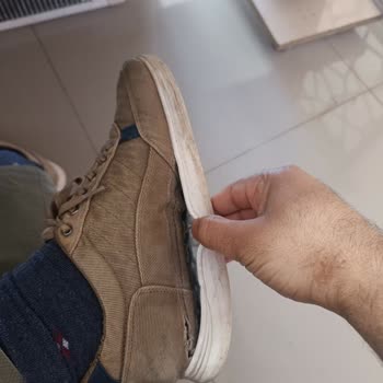 Ayakkabının Tabanında Açılma Ve Cevapsız Değişim Talebi