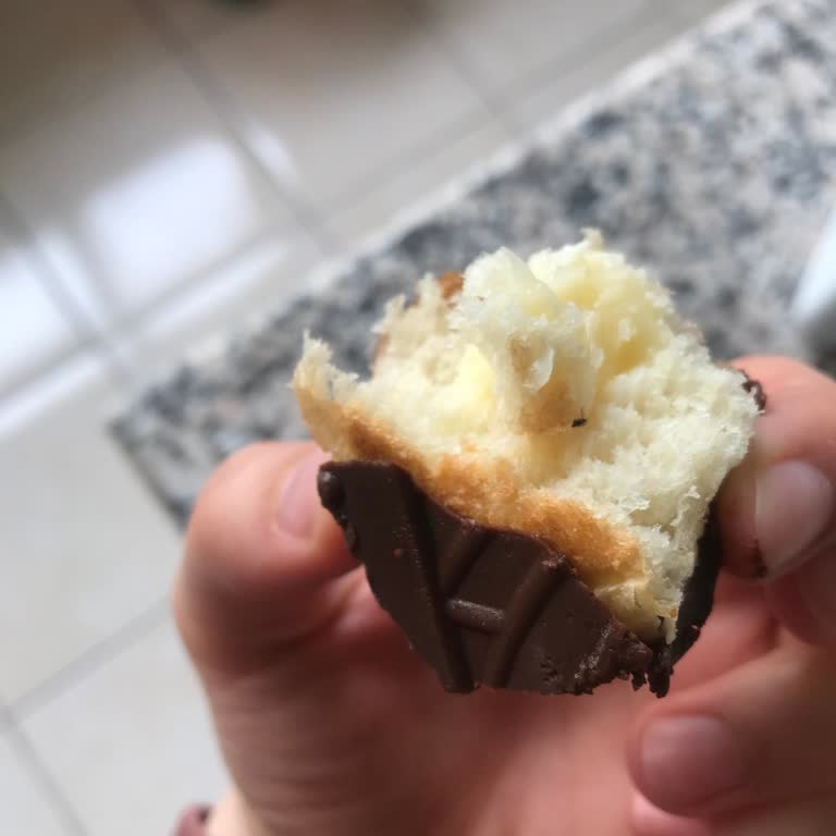 Hijyen Sorunu: Pastanın İçinde Sinek Ve Diğer Ürünlerde Kıl