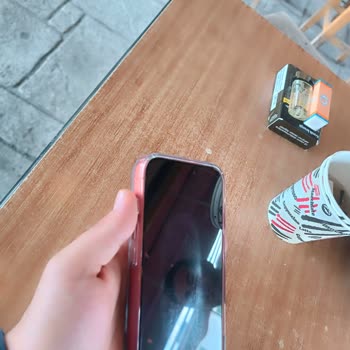 Ekran Koruyucuda Ortada Leke, Şikayetime Cevap Gelmedi