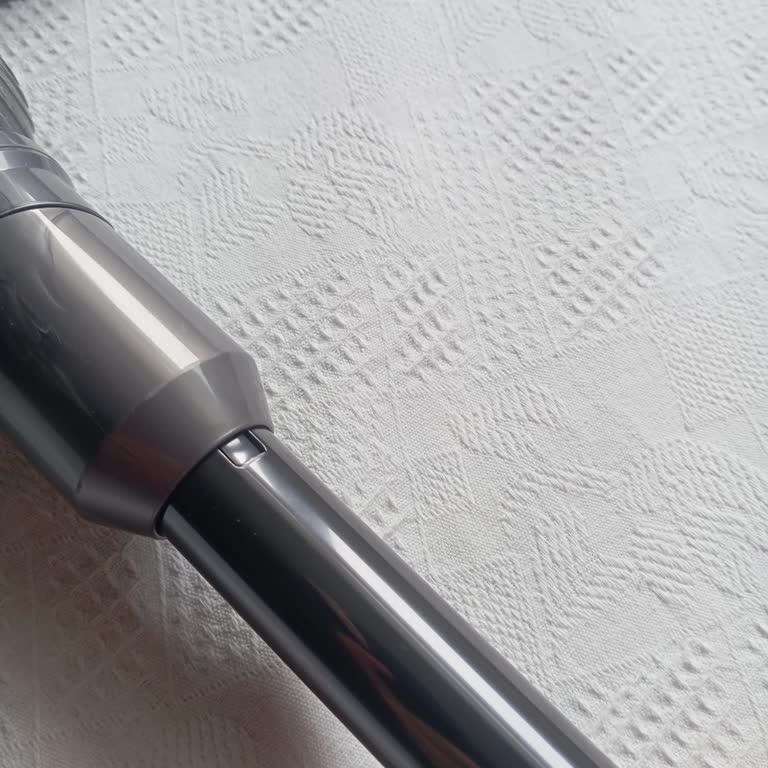 Dyson V12 Süpürge Boru Parçasının Kendiliğinden Kırılması Ve Garanti Reddi