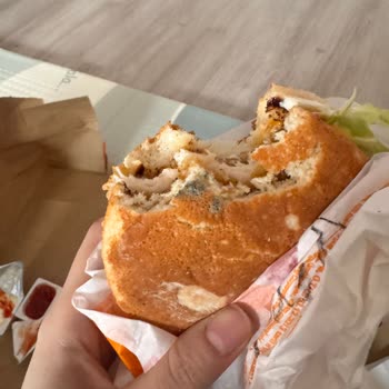 Mantar Görünen Ekmek Ve Cevapsız Müşteri Hizmeti