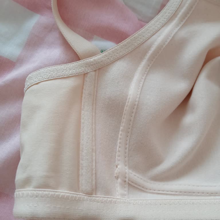 F.K Lingerie Sütyenin Yan Kısımlarındaki Teller Ve Dikişler Rahatsız Etti