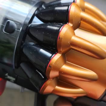 Açılmamış Dyson V16’da Boya Atması Ve Değişim Reddi