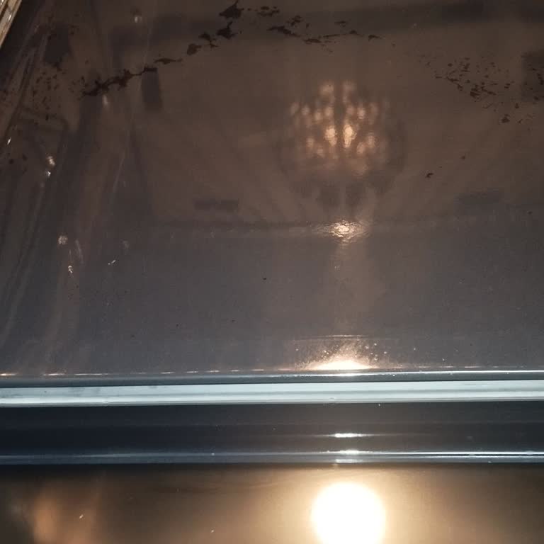 Kendi Kendini Temizleme Özelliği Çalışmayan Siemens Fırın, Sürekli Lekeler Ve Değişim Talebi