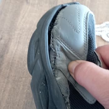 FLO Ayakkabı 40 Günde Yanları Açılan Ayakkabıya Kusur Yok Dedi