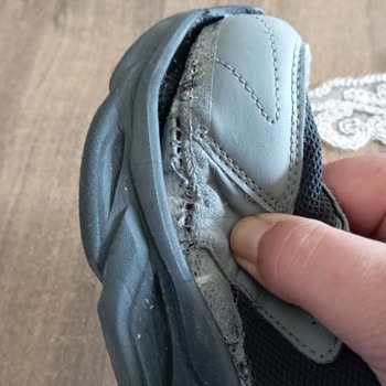 FLO Ayakkabı 40 Günde Yanları Açılan Ayakkabıya Kusur Yok Dedi