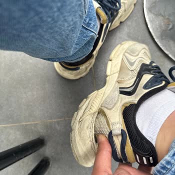 Lacoste Sneaker’da Kısa Sürede Topuk Delik Ve Sökülme Kalite Şikayeti