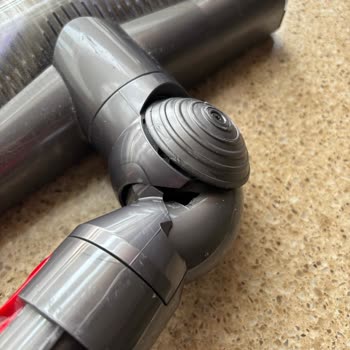 Dyson V11 Süpürge Başlığındaki Kırık Garanti Kapsamında Değiştirilmedi