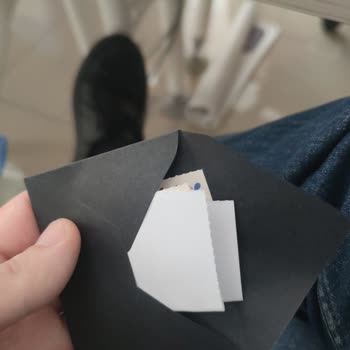 Solmuş Çiçek Ve Özensiz Not Yerleştirme Nedeniyle İade Talebi