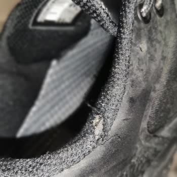 Su Geçirmez Ayakkabının Kısa Sürede Yırtılması Ve Su Geçirmesi