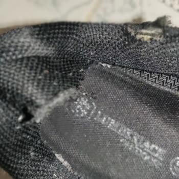 Su Geçirmez Ayakkabının Kısa Sürede Yırtılması Ve Su Geçirmesi